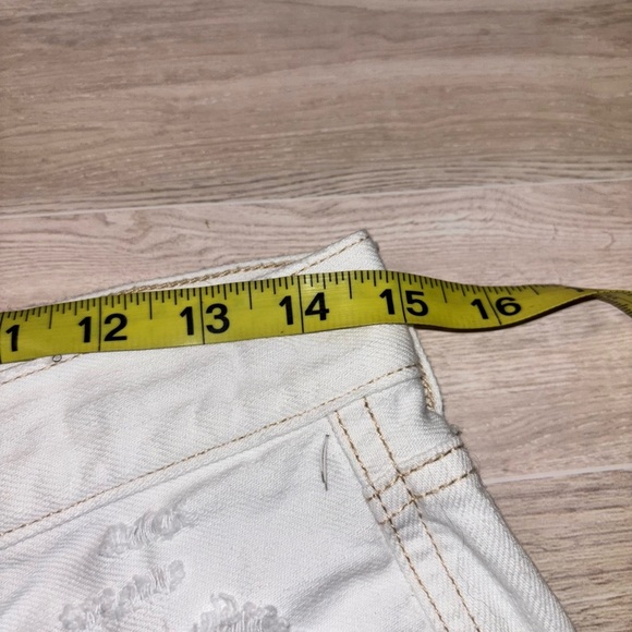 American Eagle 90’s boyfriend Distressed White Denim Shorts - Picture 2 of 7